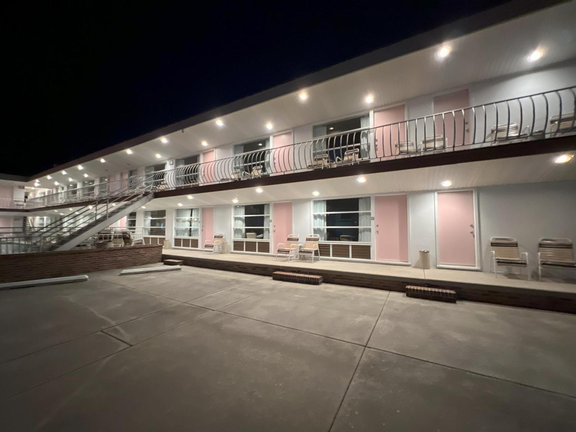 Ivanhoe Motel Норт Уайлдууд Екстериор снимка